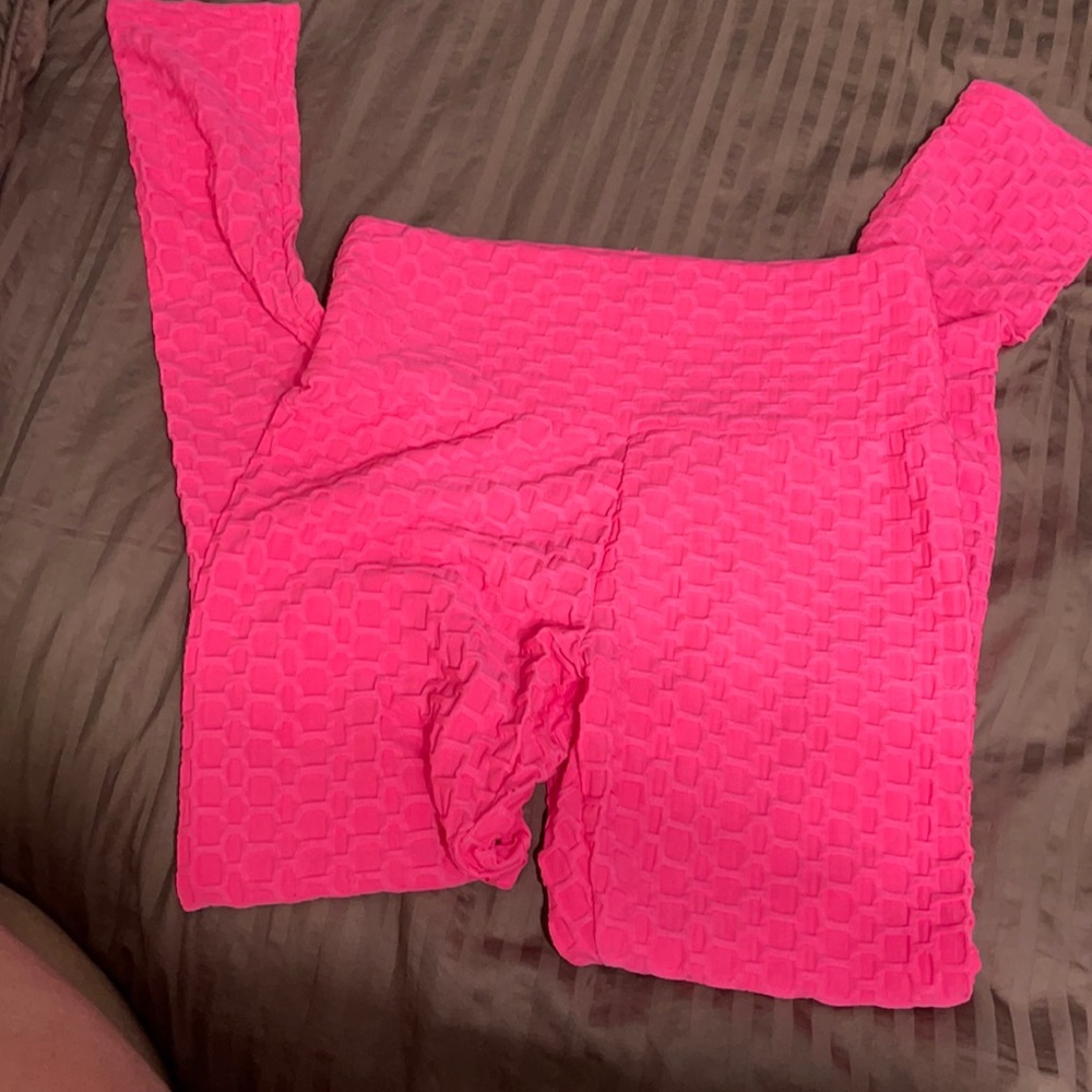 Scrunch butt Amazon leggings